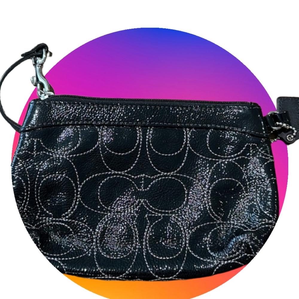 Coach Medium Wristlet Black